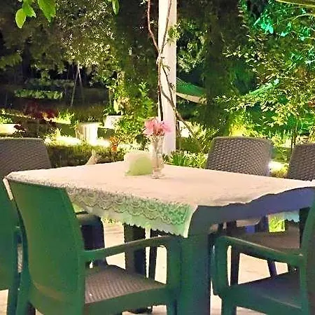 Adasu Hotel *